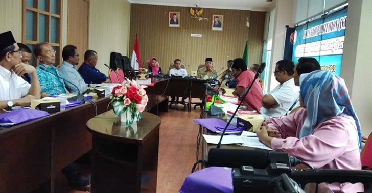 Komisi Penyiaran Indonesia Daerah (KPID) Provinsi Sumatera Barat menggelar Focus Group Discussion bersama pimpinan ormas dan media, Senin (30/12/2019).