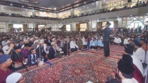 Ribuan masyarakat hadiri tabligh akbar Ustadz Abdul Somad di Islamic Center Padang Panjang, Jumat (03/01/2020).