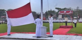 Wali Kota Padang Panjang, Fadly Amran menjadi inspektur upacara dalam rangka Peringatan Hari Amal Bhakti (HAB) Kementerian Agama ke 74 di Kota Padang Panjang, Jumat (03/01/2020).