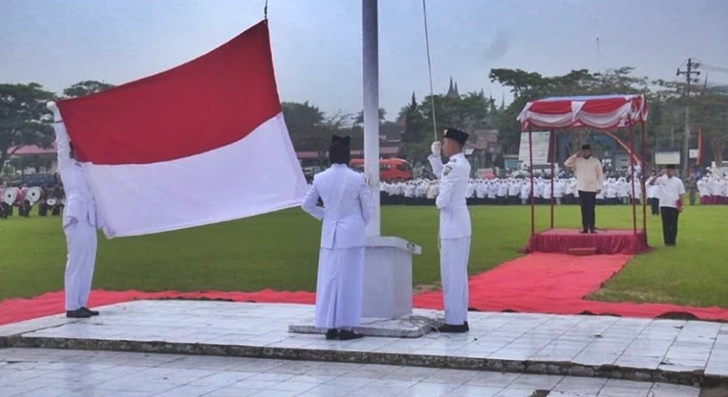 Wali Kota Padang Panjang, Fadly Amran menjadi inspektur upacara dalam rangka Peringatan Hari Amal Bhakti (HAB) Kementerian Agama ke 74 di Kota Padang Panjang, Jumat (03/01/2020).