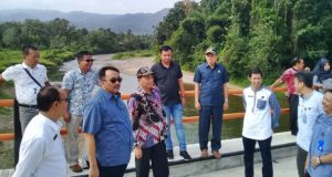 Rombongan Komisi IV DPRD Sumbar bersama Dinas PSDA melakukan kunjungan ke Pasaman melihat Pembangunan pengedaman Sungai Batang Sumpur, Jumat (07/02/2020).