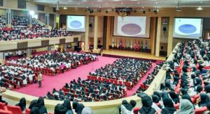 Universitas Terbuka (UT) Padang menggelar pelatihan kuliah online bagi ribuan mahasiswa dan sejumlah calon tutor di Auditorium UNP, Senin (02/03/2020).