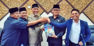 Wali Kota Padang, Mahyeldi menyampaikan LKPJ 2019 pada DPRD Padang, Senin (16/03/2020),