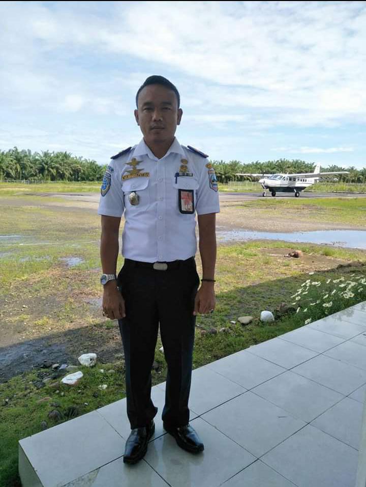 Kepala Bandara Pusako Anak Nagari Pasaman Barat, Eva Wardi Putra di Bandara Pusako Anak Nagari Pasaman Barat, Sumatera Barat. (Ist)