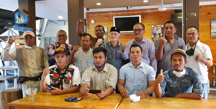 Pertemuan pengurus Bravo 5 Sumbar dengan tim dari DPP Bravo 5 Pusat di Resto Cisangkui Padang, Jumat, (13/11/2020).