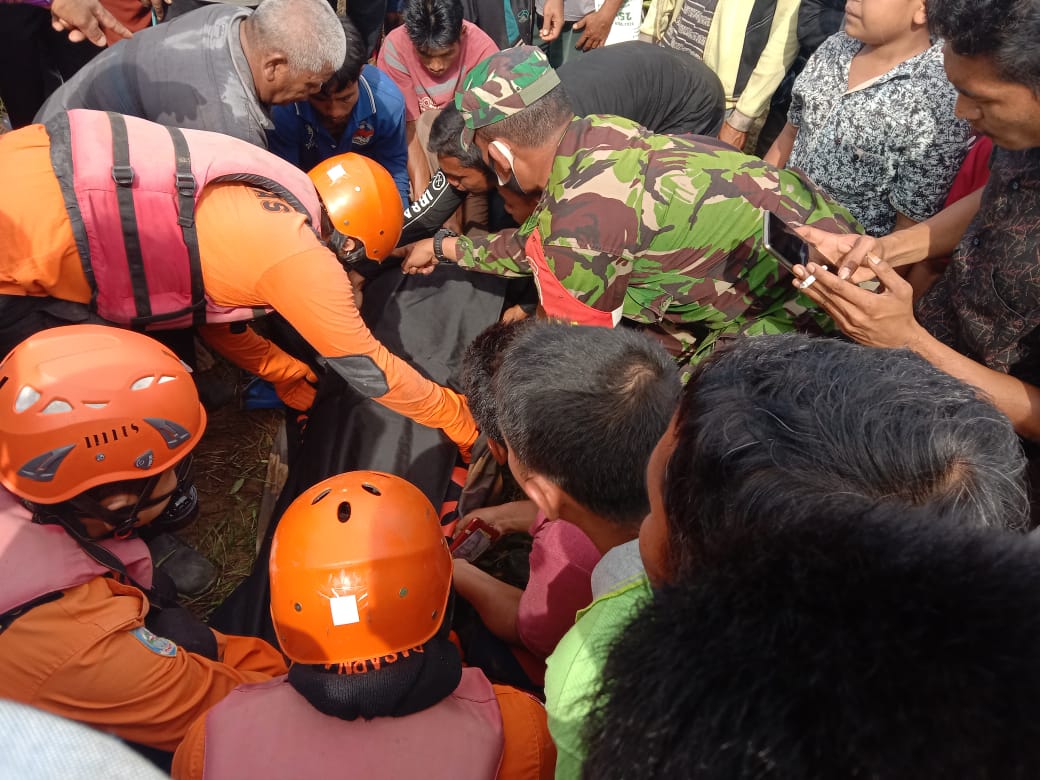Tim SAR Gabungan Pasbar Melakukan Evakuasi Terhadap Korban Rusli (19/01/2021) Pagi