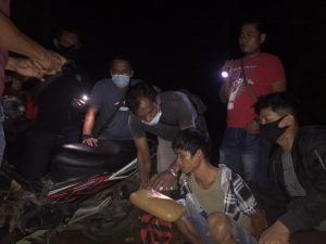 Satresnarkoba Polres Pasaman Barat Menangkap "M" di Pinggir jalan Jorong Tapus, Nagari Sungai Aua, Senin (18/01/2021) Malam