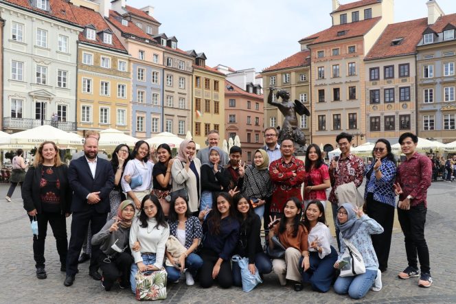 
 KUAI RI di Polandia Jamu 24 Mahasiswa Indonesia Peserta Program IISMA