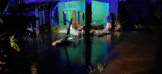 
 Enam Rumah Warga Terendam Banjir di Sungai Duo Dharmasraya
