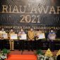 Kapolda Riau Terima Penghargaan Komisi Informasi Award Riau 2021