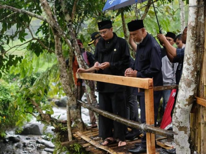 
 Meski Hujan, Gubernur Mahyeldi Tetap Resmikan Destinasi Wisata Lembah Batu Limo