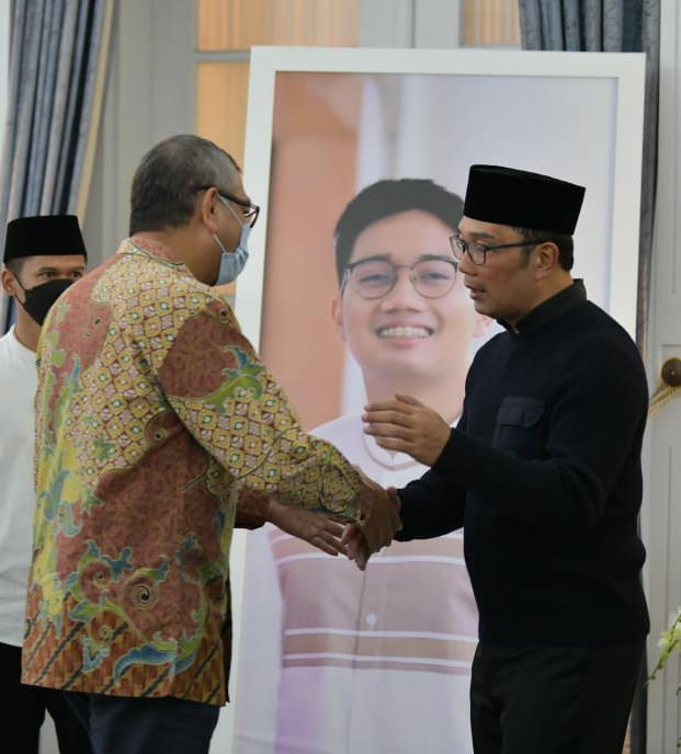 
 Datangi Gubernur Jawa Barat, Wako Riza Falepi Sampaikan Belasungkawa