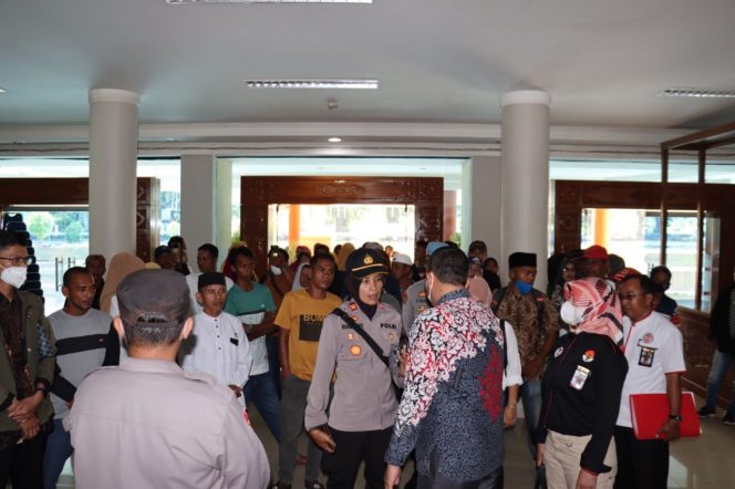 
 Berlangsung Tertib, Polres Pasbar Kawal Hearing Sengketa Lahan Bali Group