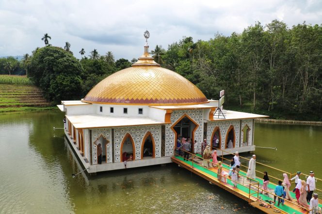 
 Resmikan Masjid Terapung Al-Haramain, Buya Mahyeldi : Mari Lanjutkan Tradisi Keulamaan Dari Rao