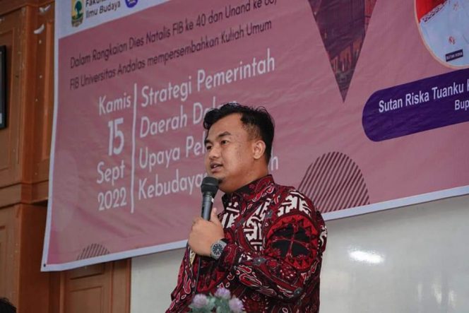 
 Jadi Pemateri Kuliah Umum Di Universitas Andalas, Bupati Dharmasraya Paparkan Strategi Pelestarian Kebudayaan Daerah