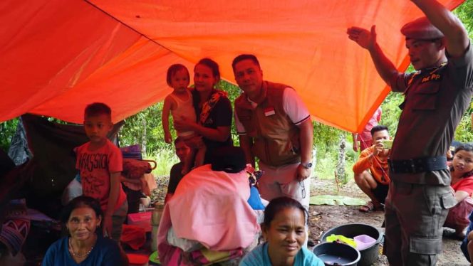 
 Pj Bupati Mentawai Temui Warga di Lokasi Pengungsian