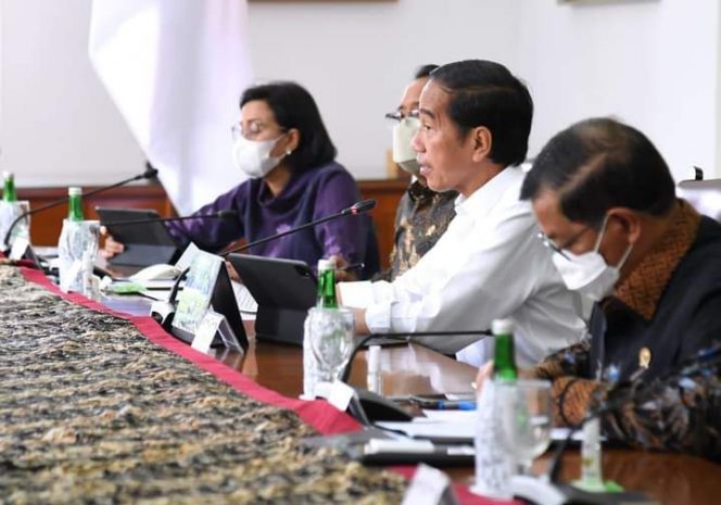 
 Presiden Jokowi Pimpin Rapat Terkait Evaluasi Proyek Strategis Nasional