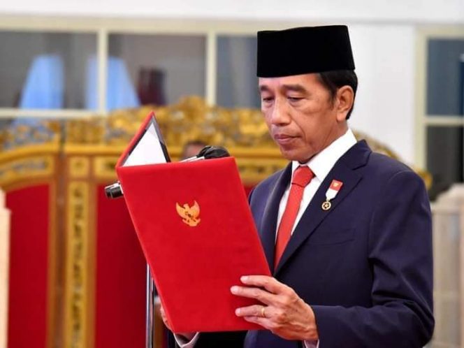 
 Presiden Jokowi Lantik Anggota DKPP Unsur Tokoh Masyarakat
