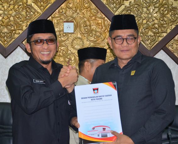 
 DPRD Padang Sepakati APBD-P 2022, Wako Hendri Septa Berikan Apresiasi