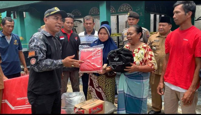 
 Wujud Kepedulian Kepada Sesama, Ketua DPRD Kabupaten Dharmasraya Kunjungi Korban Bencana Kebakaran