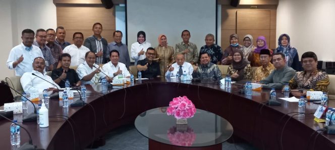
 Di Hari Ulang Tahun Emas Universitas Yarsi Jakarta bahas Kerjasama dengan Pemkab Solok