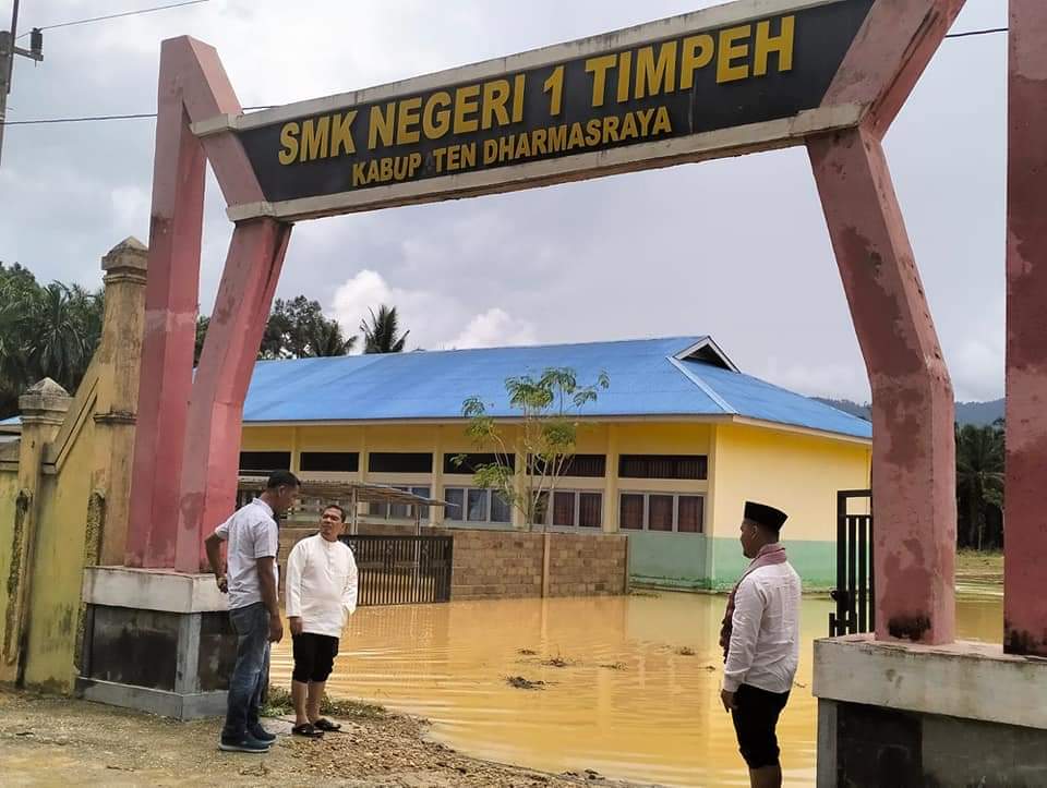 DPRD Kabupaten Dharmasraya Tinjau Lokasi Banjir di Timpeh