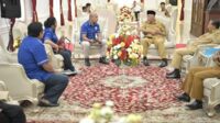 Gubernur Tegaskan Pentingnya Menebar Semangat Kebersamaan saat Terima Audiensi Jemaat Efrata Padang