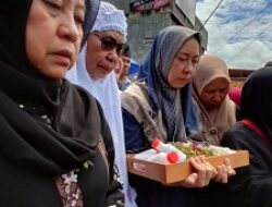 Hj Noni Anggota DPRD Bukittinggi Berduka Ibunda Tercinta Berpulang Ke Rahmatullah