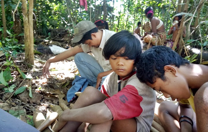Suku Anak Dalam di Nagari Banai Kecamatan IX Koto Kabupaten Dharmasraya (foto: Topsumbar.co.id)