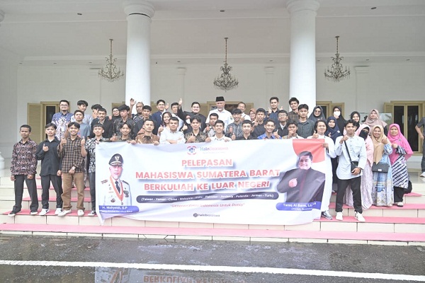 Lepas 70 Mahasiswa untuk Kuliah di Luar Negeri, Gubernur : Ananda Adalah Etalase Sumatera Barat