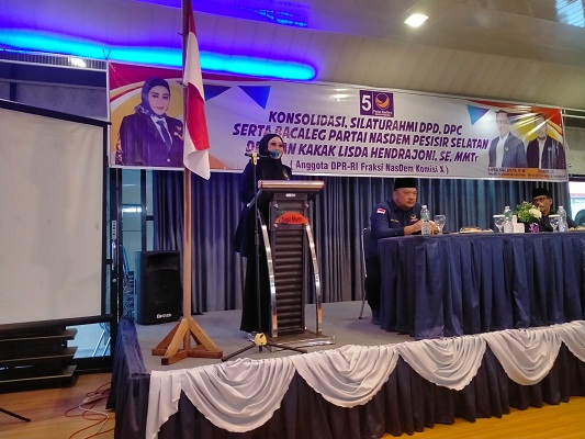 Lisda Hendrajoni Konsolidasi dengan DPD, DPC dan Bacaleg Pessel