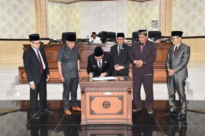 DPRD dan Pemkab Agam Setujui APBD Perubahan 2021 Menjadi Perda