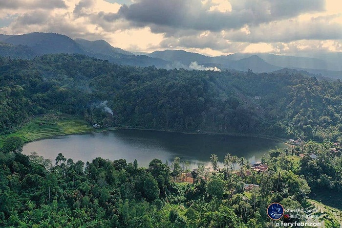 Rahasia Tersembunyi di Atas Danau Singkarak, Eksplorasi Danau Berusia Ratusan Tahun di Bukit Ubun-ubun. (Foto : Dok. Istimewa)