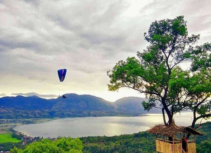 Menjelajahi Keindahan Danau Singkarak dari Ketinggian, Pesona Puncak Gobah di Kabupaten Solok. (Foto : Dok. Istimewa)