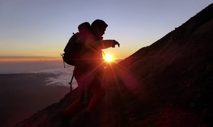 Gunung Marapi Sumbar, Pesona Alam, Misteri, dan Letusan Tragis yang Tewaskan 23 Pendaki. (Foto : Dok. Istimewa)