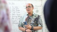 Ketua DPRD Sumbar Supardi Beri Motivasi Kepada Peserta Pelatihan Pembuatan Kue di Payakumbuh. (Foto: Dok.Istimewa)