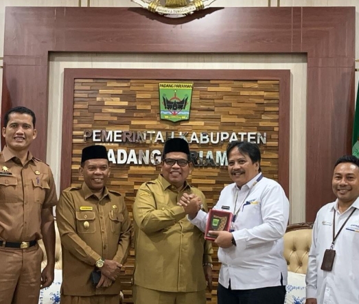 Suhatri Bur Mengajak Seluruh ASN Melaporkan SPT Tahunan dan Memadankan NIK Sebagai NPWP Saat Dikunjungi oleh Kepala KPP Pratama I Padang
