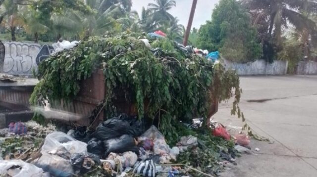 Box Kontainer Sampah Terminal Bareh Solok Tak Cukup, Sampah Menggunung