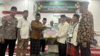 Safari Ramadhan Tim II DPRD Dharmasraya Santuni Masjid Baitul Makmur di Gunung Medan