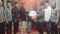 Anggota DPRD Purwanto dan Yulindo Santuni Masjid Ihsan Sialang Gaung dalam Safari Ramadhan ke-3