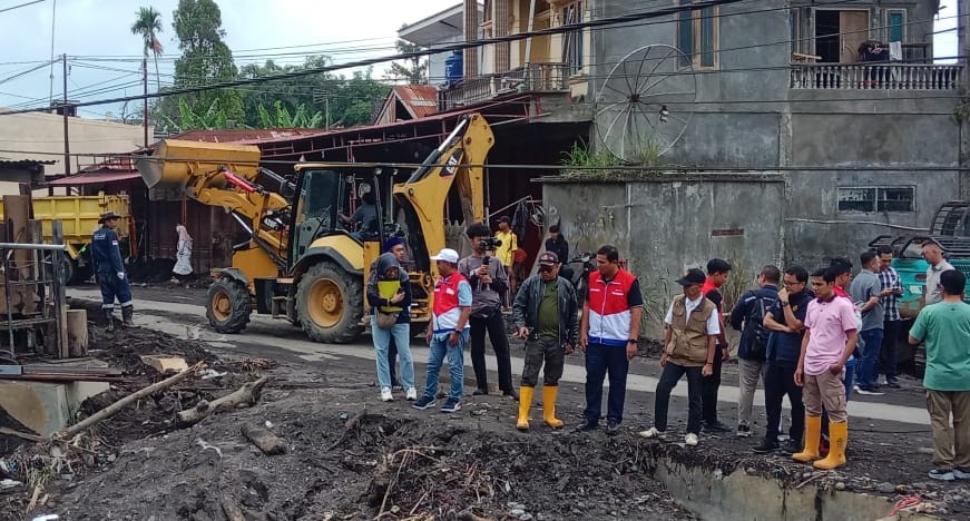 Penanganan Darurat Bencana Banjir Bandang Lahar Dingin di Nagari Bukit Batabuah, Kontribusi Dinas PUTR Agam. (Foto: Dok.Istimewa)