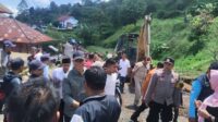 Sekda Kabupaten Solok Tinjau Lokasi Longsor di Kecamatan Lembang Jaya