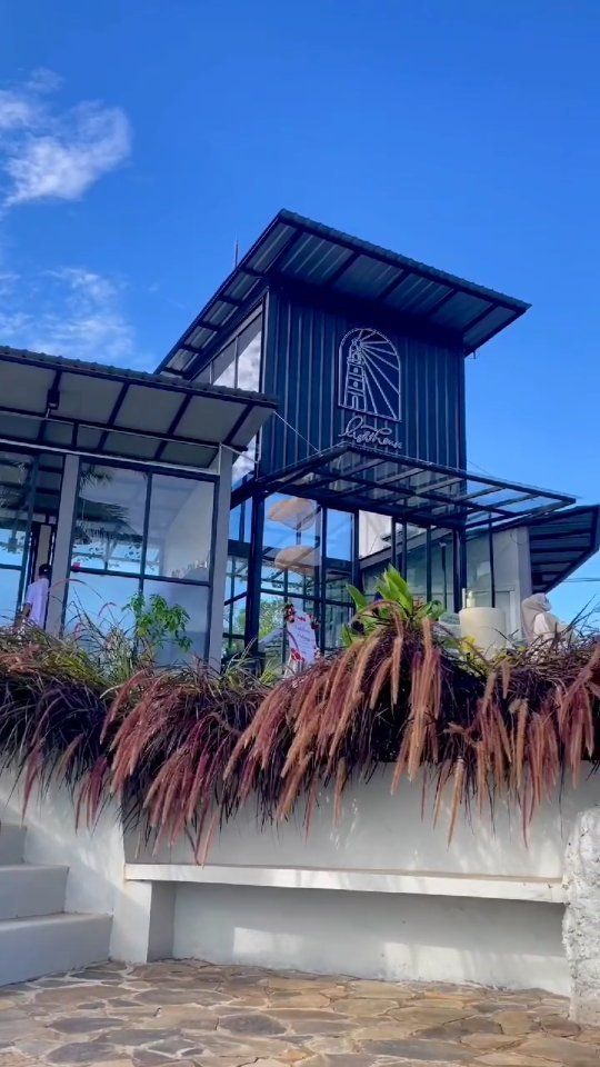 Lighthouse Padang Restaurant: Destinasi Terbaik untuk Makan dan Menikmati Sunset di Sumatera Barat. (Foto: Dok.Istimewa)